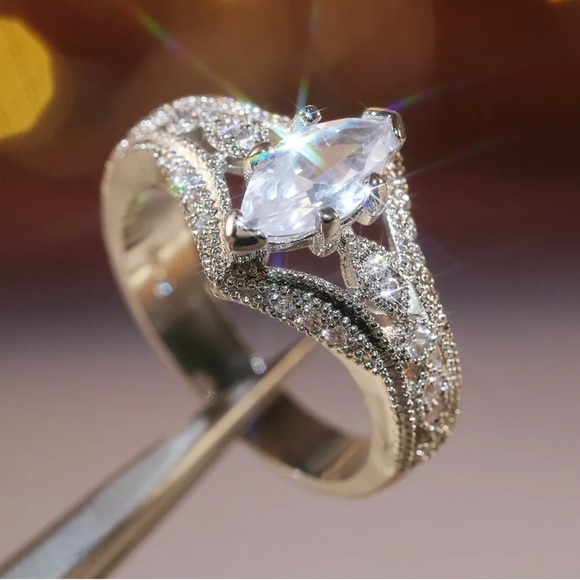 Gorgeous 925 Silver Rings  White Sapphire ring - Picture 2 of 6